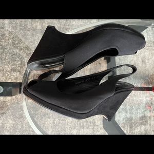 DONALD J PLINER Black Peeptoe Wedge - 9.5M
